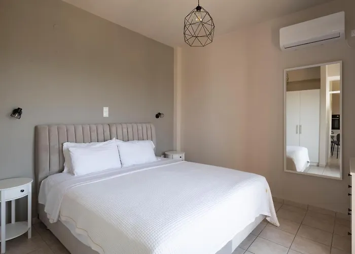 Panorama Gialovas Apartment *